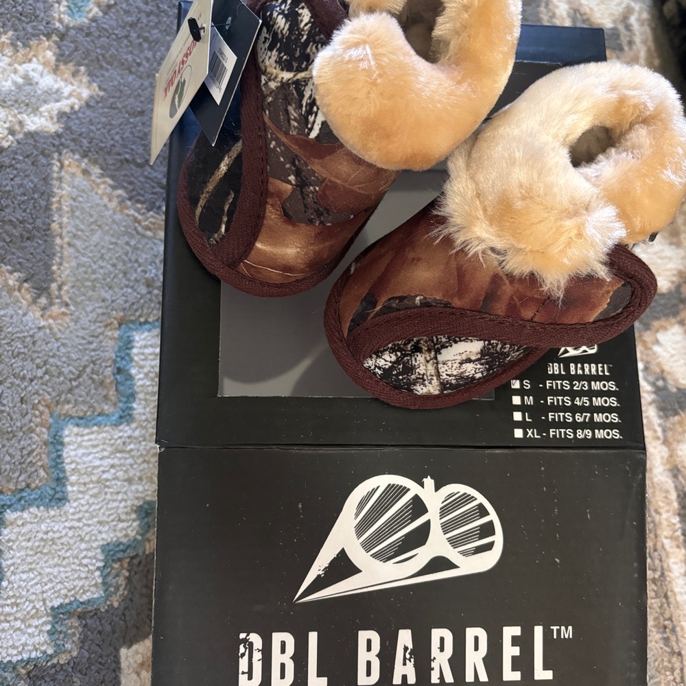 Dbl Barrel camo infant slippers